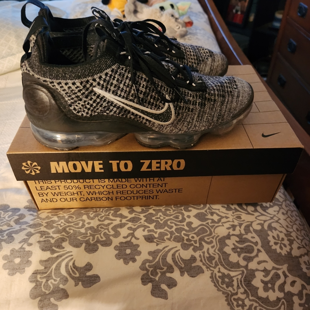 Womens nike tennis shoes